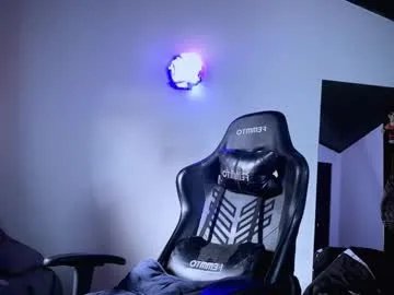 Freechat 3v1l_ on Chaturbate