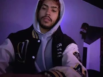 Freechat 3v1l_ on Chaturbate