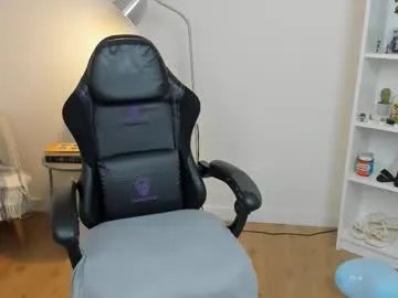 Freechat _bellaevans_ on Chaturbate