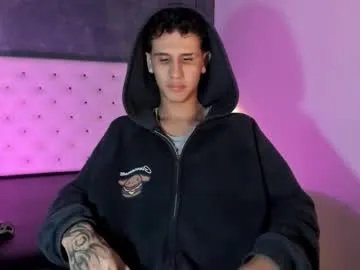 Freechat _realwav on Chaturbate