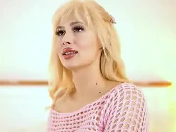 Freechat adelineking on Chaturbate