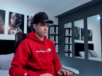 alejo_gray1 — GOAL: cum show [700 tokens remaining] Welcome to my room! #gay #bigcock #young #cum #twink