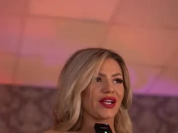 almavelia on Chaturbate