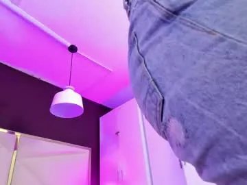 Freechat april_bowie on Chaturbate