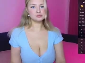 Freechat b_e_l_l_a__t_r_i_x on Chaturbate