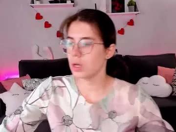 Freechat bellacaress on Chaturbate