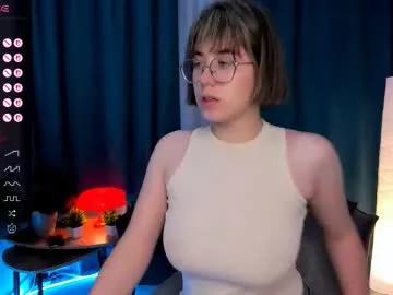 Freechat bellacaress on Chaturbate