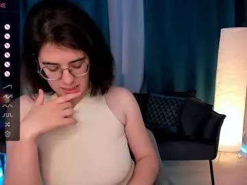 Freechat bellacaress on Chaturbate