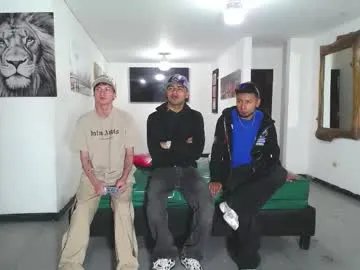 Freechat benz_boys on Chaturbate