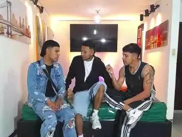 Freechat benz_boys on Chaturbate