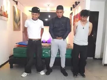 Freechat benz_boys on Chaturbate