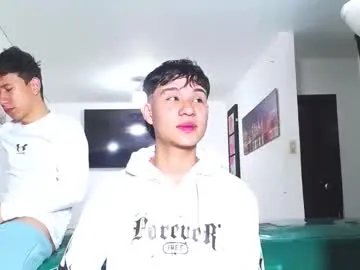 Freechat benz_boys on Chaturbate