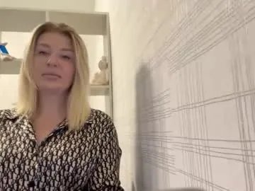 Freechat blondie_xoxoxo on Chaturbate