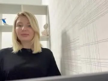 Freechat blondie_xoxoxo on Chaturbate