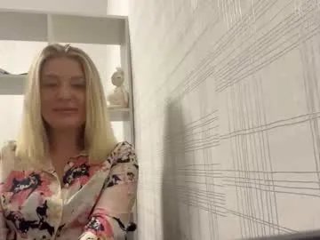 Freechat blondie_xoxoxo on Chaturbate