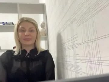 Freechat blondie_xoxoxo on Chaturbate