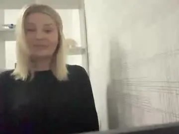 Freechat blondie_xoxoxo on Chaturbate
