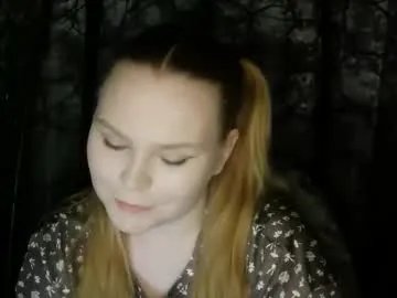 Freechat blushing_star on Chaturbate