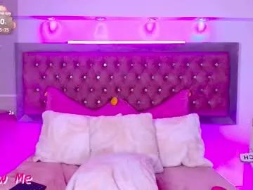 Freechat bonn_glow on Chaturbate