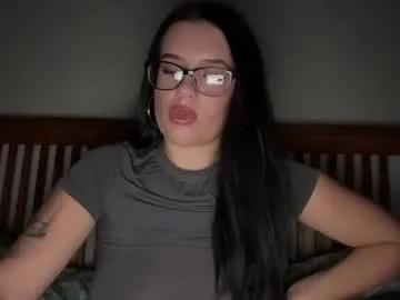 briellebella — remove top  #curvy #bigboobs #milkytits #bigass #new #milk #goddess #milf [1601 tokens remaining]