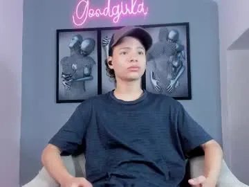 Freechat camillo_virgil on Chaturbate