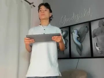 Freechat camillo_virgil on Chaturbate