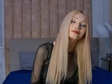 Freechat carolreeves on Chaturbate