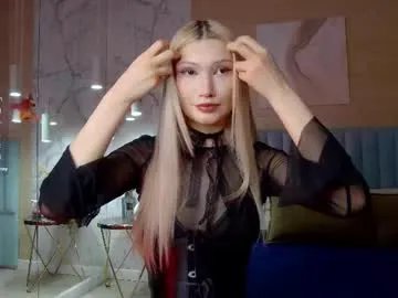 Freechat carolreeves on Chaturbate