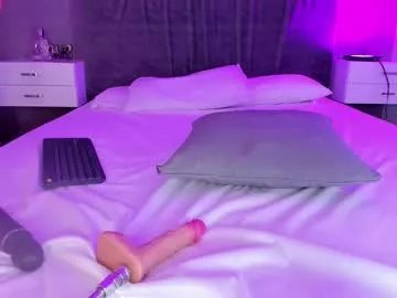 Freechat cherrysnow_ on Chaturbate