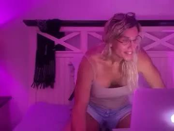 Freechat christinabruce on Chaturbate
