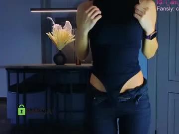 Freechat crazzy_cherry on Chaturbate
