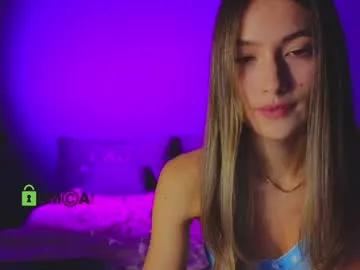 Freechat crazzy_cherry on Chaturbate