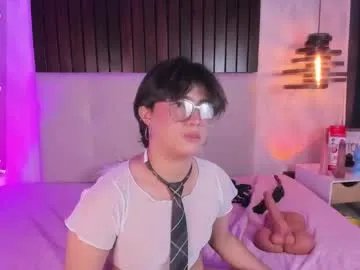 Freechat creamy_angelo on Chaturbate