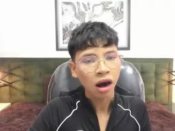 Freechat dilan_911 on Chaturbate