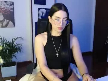 Freechat divineisis on Chaturbate
