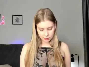 Freechat elliedi on Chaturbate