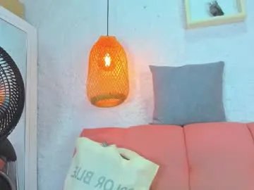 Freechat emiily_s on Chaturbate