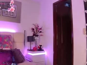 Freechat evelynagrey on Chaturbate