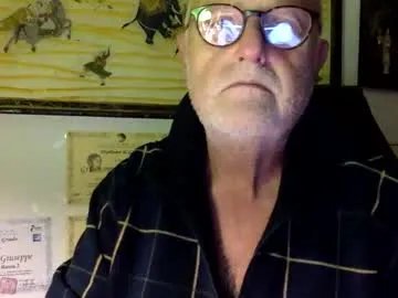 Freechat giutomma930394 on Chaturbate