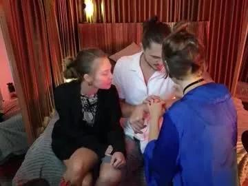 goddess_marylin — Welcome guys  #fun #tease #elegant  #dance #natural  [44 tokens remaining]