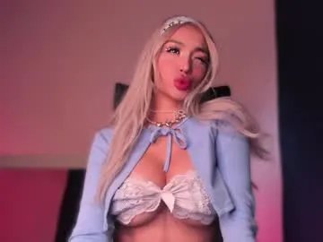 Freechat hazeeell on Chaturbate