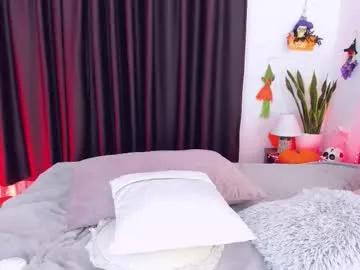 Freechat honeycarrol on Chaturbate