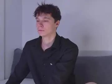 Freechat hugebangins_ on Chaturbate