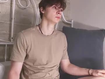 Freechat hugebangins_ on Chaturbate