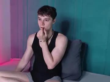 Freechat hugebangins_ on Chaturbate