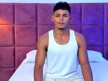 Freechat hugo_cano on Chaturbate