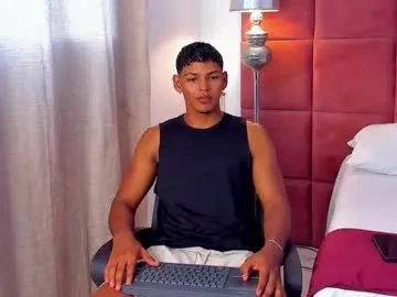 Freechat hugo_cano on Chaturbate