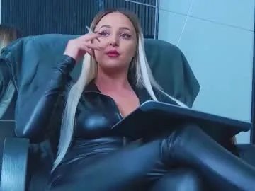 Freechat julliamilerrr on Chaturbate