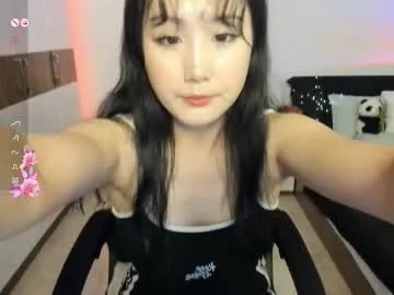 Freechat kamyelia on Chaturbate