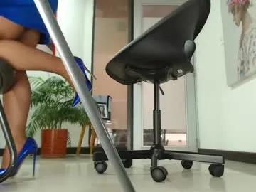 Freechat karinbellee on Chaturbate